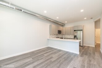 8917 Grant Ave in Brookfield, IL - Building Photo - Building Photo