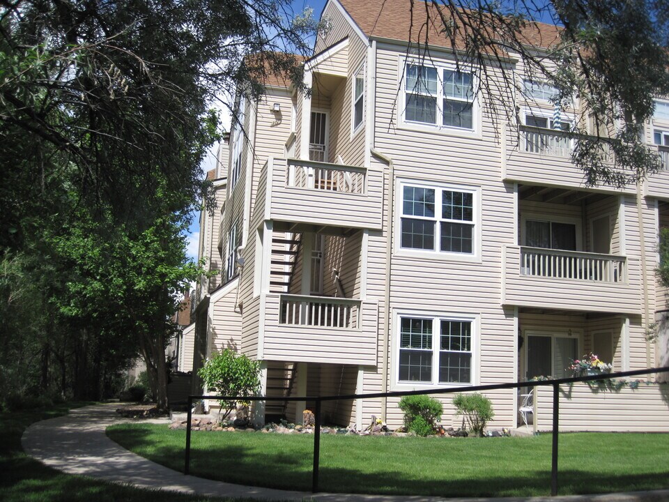 979 S Miller St, Unit 201 in Lakewood, CO - Building Photo