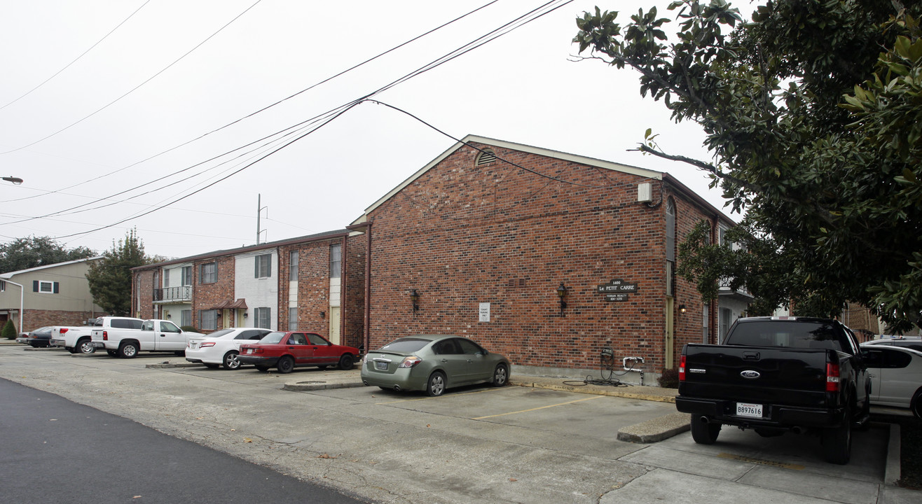 Le Petit Carre in Metairie, LA - Foto de edificio