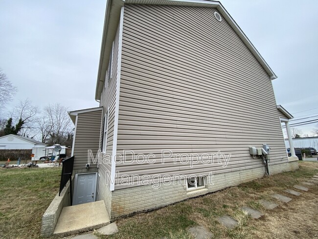 405 Pratt St in Fredericksburg, VA - Foto de edificio - Building Photo