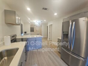 913 W Hernandez St in Pensacola, FL - Foto de edificio - Building Photo
