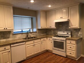 22014 Shady Valley Dr in Katy, TX - Building Photo - Building Photo