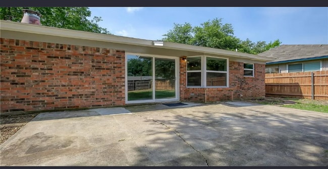 5717 Macrae St in Haltom City, TX - Building Photo - Building Photo