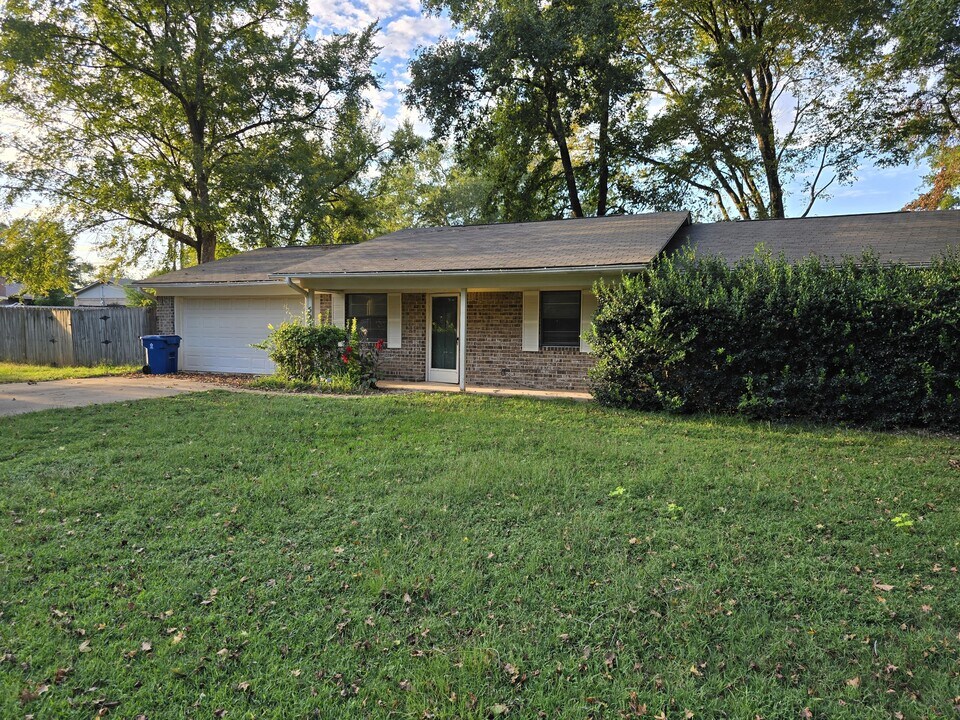 505 E Acker Tap St in Whitehouse, TX - Building Photo