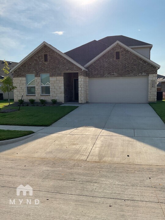 1250 Okeechobee Dr in Dallas, TX - Building Photo