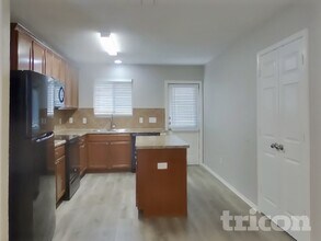 10911 Bosal Trail in San Antonio, TX - Building Photo - Building Photo