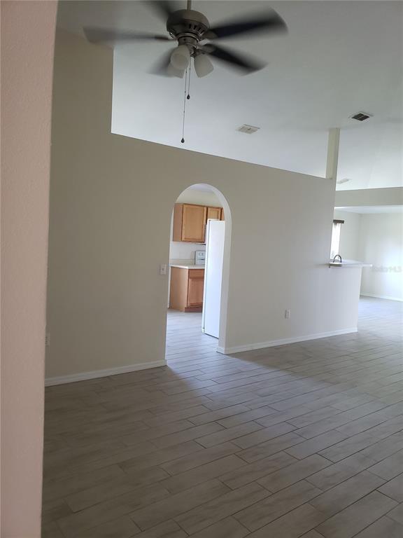 2735 Suncoast Lakes Blvd in Port Charlotte, FL - Foto de edificio - Building Photo
