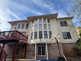 855 Cooper Farm Way in Duluth, GA - Building Photo