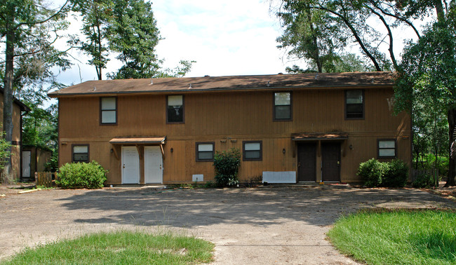 3216 Nekoma Ln in Tallahassee, FL - Foto de edificio - Building Photo