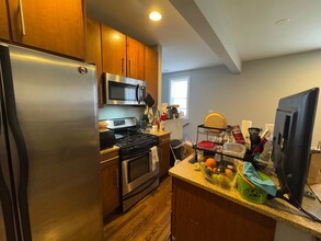 4228 N Whipple St, Unit 1S in Chicago, IL - Foto de edificio - Building Photo