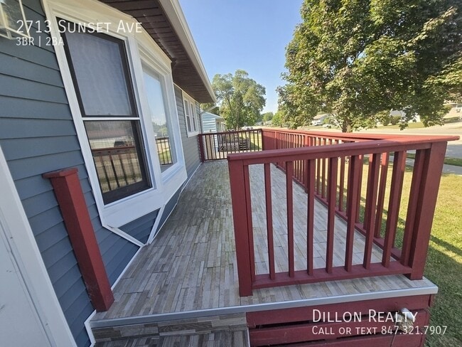 2713 Sunset Ave in Waukegan, IL - Building Photo - Building Photo