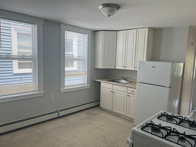 27 Warren Ave in Malden, MA - Building Photo - Building Photo
