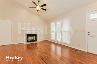 9029 Jefferson Woods Dr in Rural Hall, NC - Foto de edificio - Building Photo