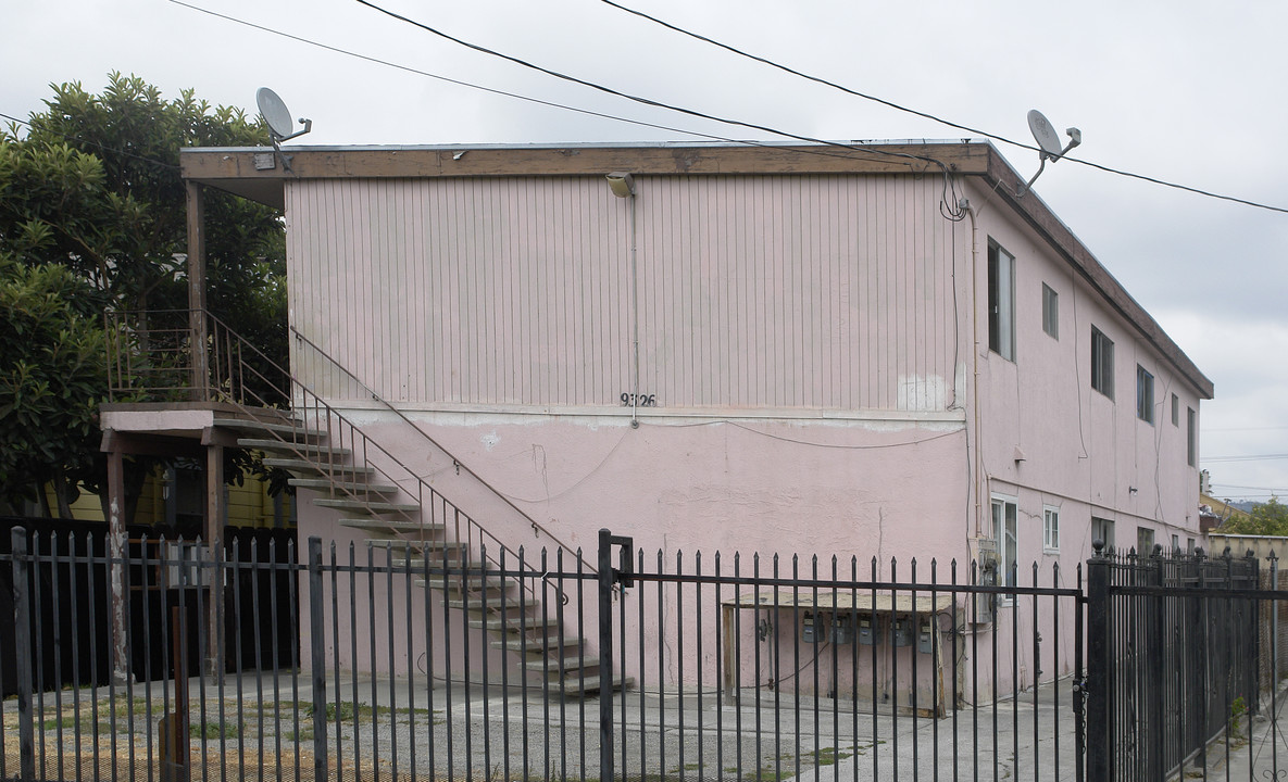 9326 D St in Oakland, CA - Building Photo