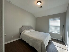 419 Oak Chase Dr in Conroe, TX - Foto de edificio - Building Photo