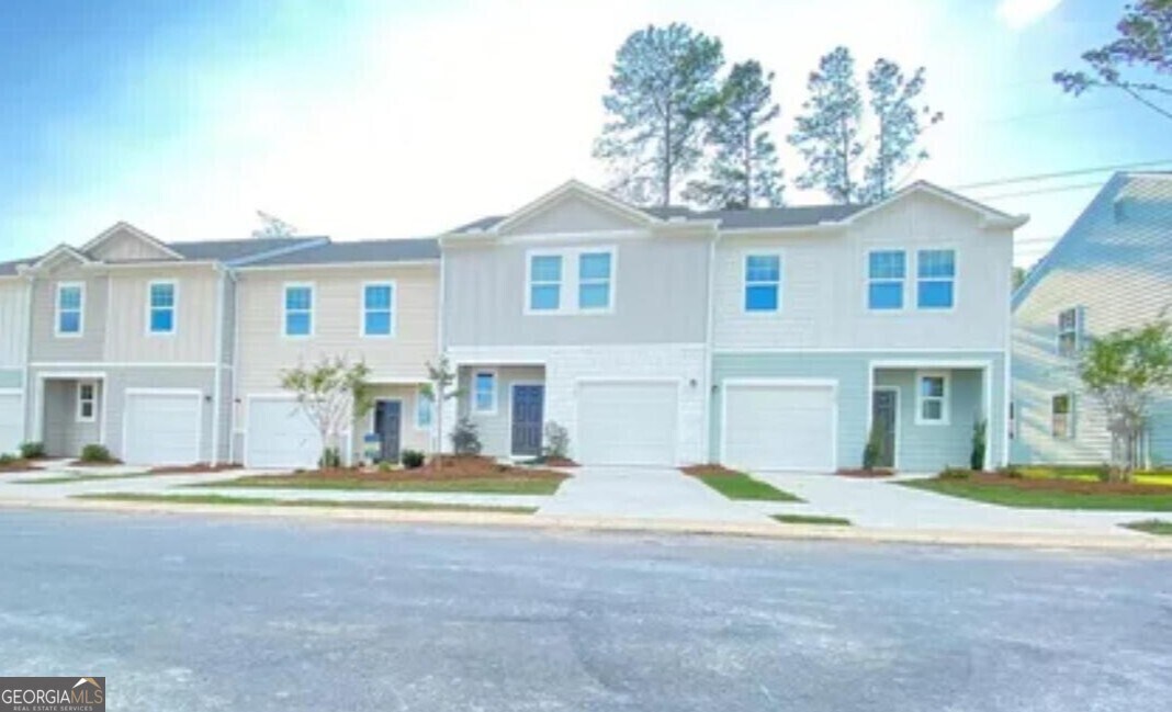 337 Penn Sta Wy in Euharlee, GA - Foto de edificio