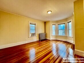39 Watts St in Malden, MA - Foto de edificio - Building Photo