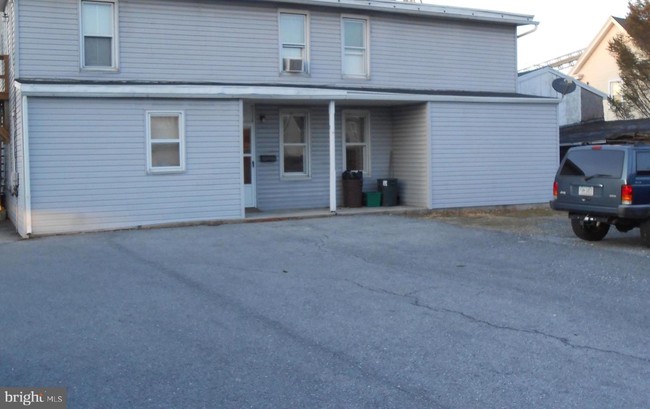37 Railroad Ave in Manheim, PA - Building Photo - Building Photo