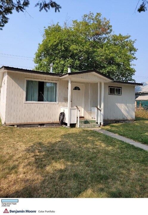 436 7th Ave W in Kalispell, MT - Building Photo