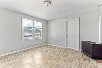 1940 Pearl Ave in Warren, MI - Building Photo - Building Photo