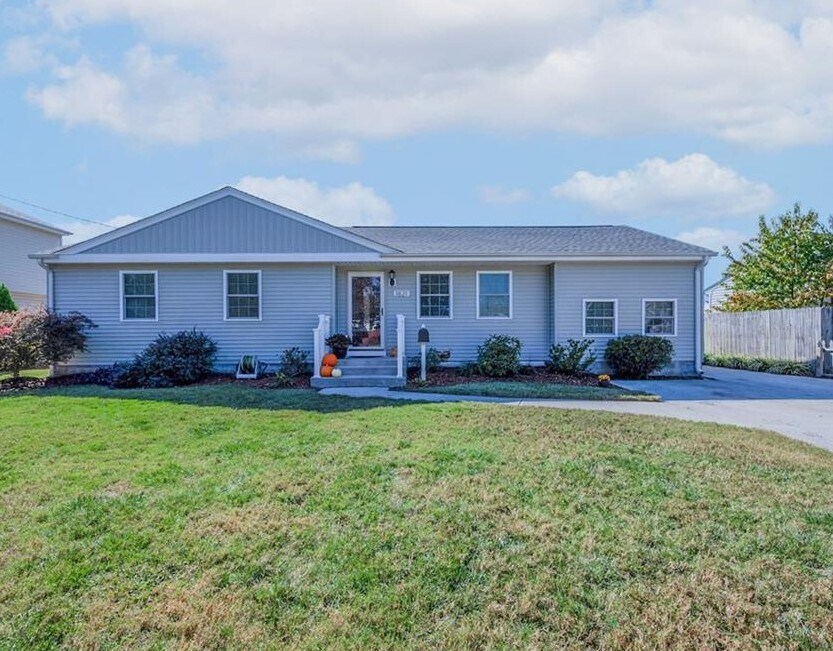 1821 Dominion Ave in Norfolk, VA - Building Photo