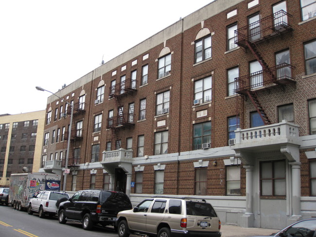 2211 Ditmas Ave in Brooklyn, NY - Building Photo - Building Photo