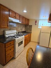 2325 Reading Rd, Unit Apartment 4 in Cincinnati, OH - Building Photo - Building Photo