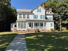 2-2R Payan St in West Warwick, RI - Building Photo