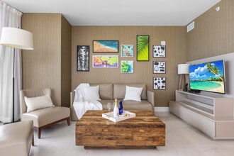 4011 S Ocean Dr in Hollywood, FL - Building Photo - Building Photo