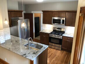 402 Broad St, Unit 2 in Syracuse, NY - Building Photo - Building Photo