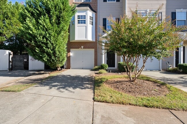 property at 2615 Wyntercrest Ln