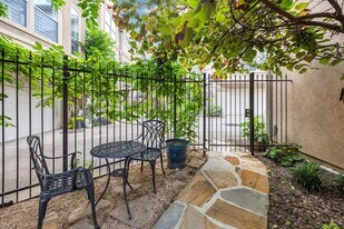 107 Detering St in Houston, TX - Building Photo