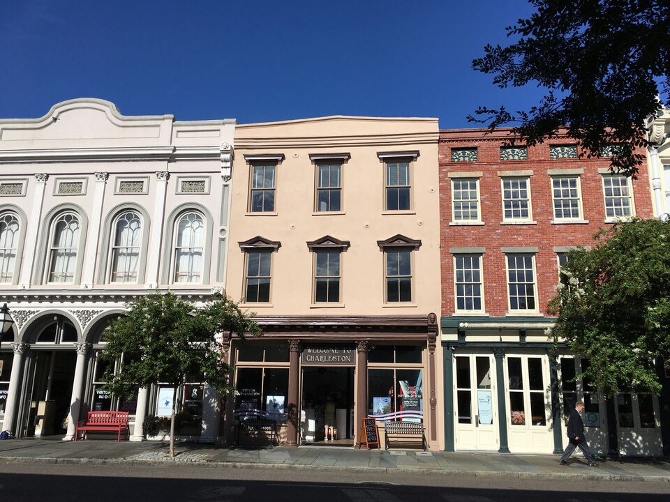 231 Meeting St in Charleston, SC - Building Photo