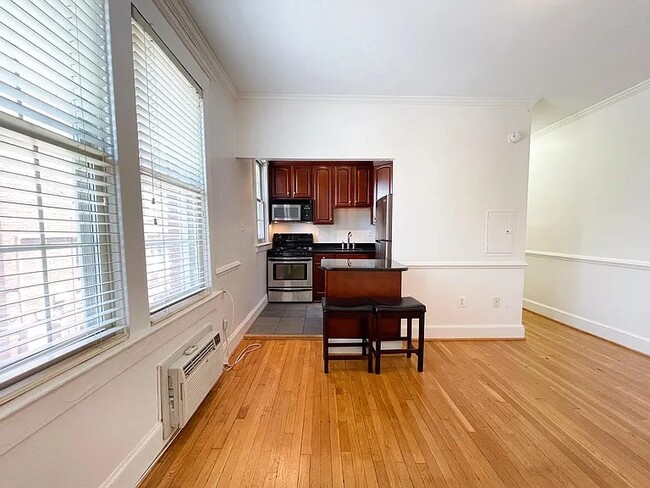 3026 Wisconsin Ave in Washington, DC - Building Photo - Building Photo