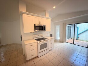 9159 SW 22nd St in Boca Raton, FL - Foto de edificio - Building Photo