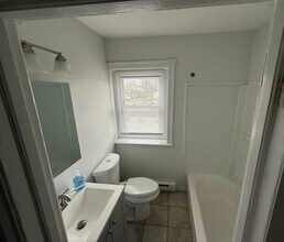 5734 Walker St, Unit 2nd Flr in Philadelphia, PA - Building Photo - Building Photo