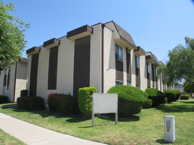 Lolita Apartments in Santa Maria, CA - Building Photo - Building Photo