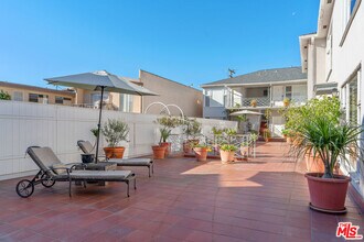 1275 N Harper Ave in West Hollywood, CA - Building Photo - Building Photo