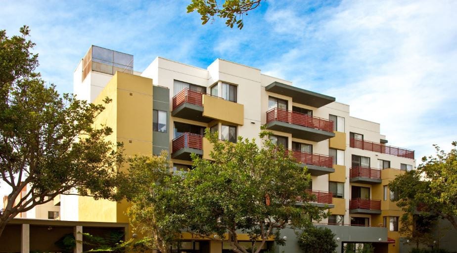 PR SM Revello LLC in Santa Monica, CA - Foto de edificio