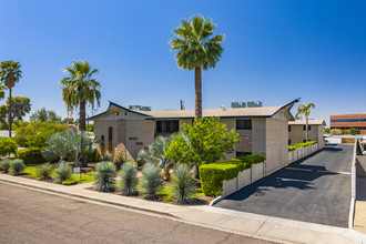 Bristol Apartments in Phoenix, AZ - Building Photo - Building Photo