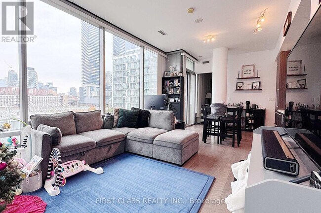 property at 39 Queens Quay E