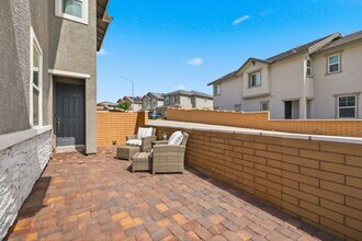 694 Monroe Hl Pl in Henderson, NV - Building Photo - Building Photo