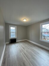 15 Long St, Unit 4 in Jersey City, NJ - Building Photo - Building Photo
