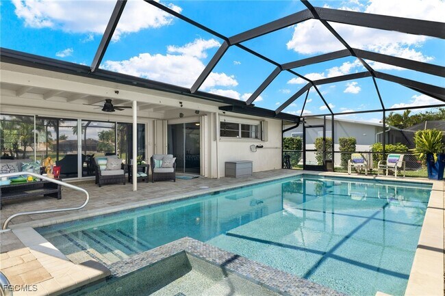 3021 SE 17th Ave in Cape Coral, FL - Building Photo - Building Photo