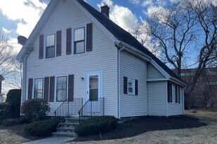 615 Granite St in Braintree, MA - Building Photo