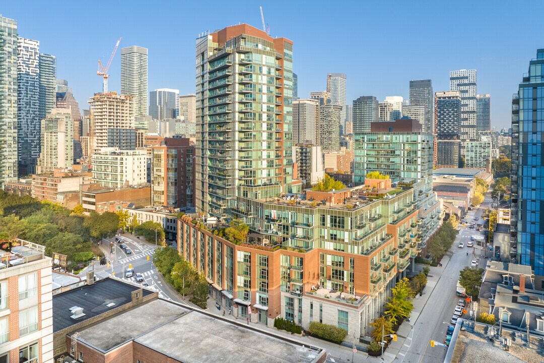 The VU Lofts in Toronto, ON - Building Photo