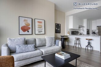 35 Lomasney Wy-Unit -FL10-ID1006 in Boston, MA - Foto de edificio - Building Photo