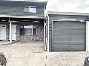 1310 NE Kane Dr in Gresham, OR - Building Photo - Building Photo