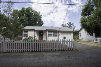 Holly Heights Village in Petaluma, CA - Building Photo - Building Photo