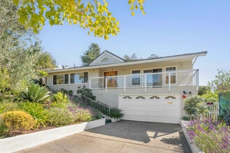 114 San Marino Dr in San Rafael, CA - Building Photo - Building Photo